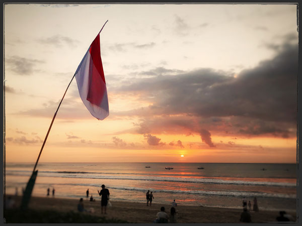 A Waving Flag, by kalanglarik